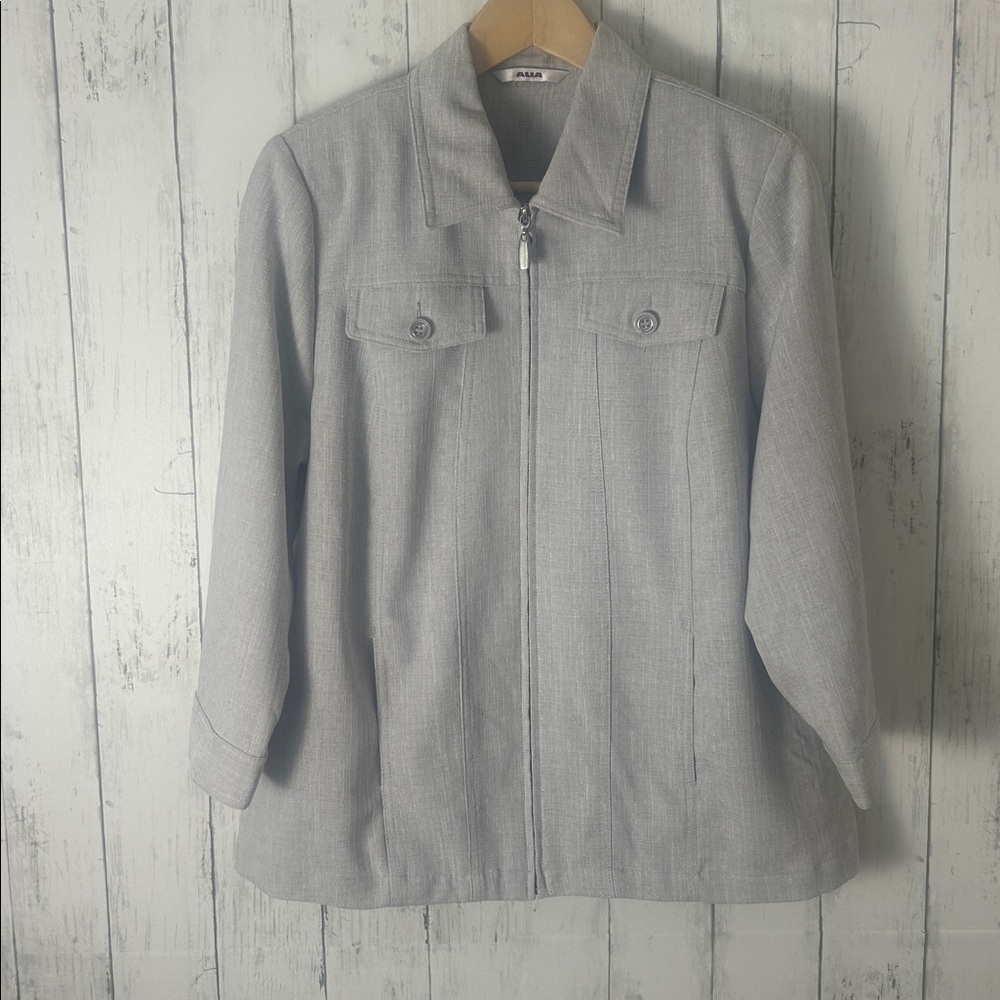 Alia Light Gray Textured Jacket womens size medium
Casual office wear business